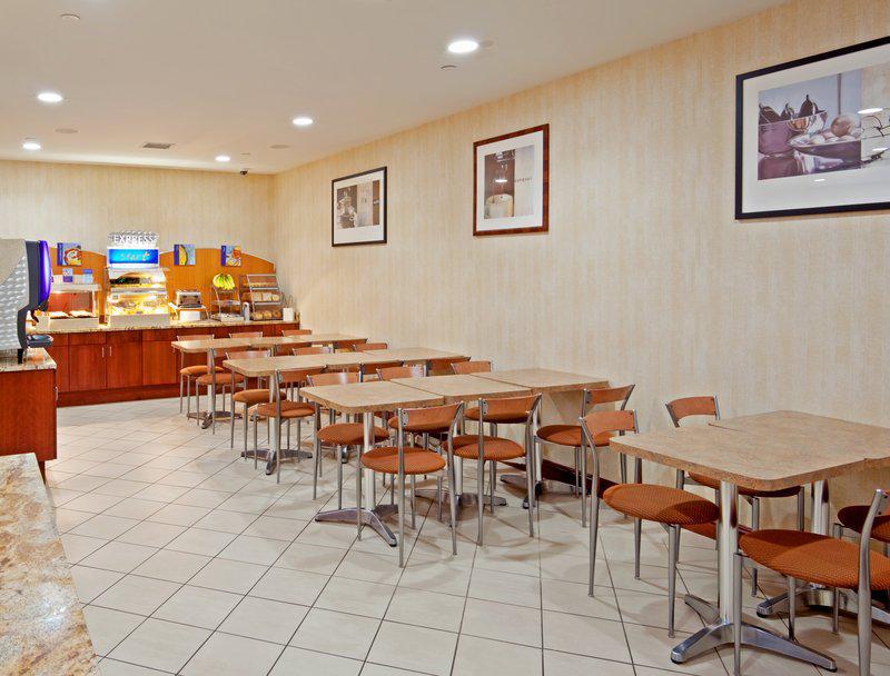 Holiday Inn Express Laguardia Airport, An Ihg Hotel New York Restaurant billede