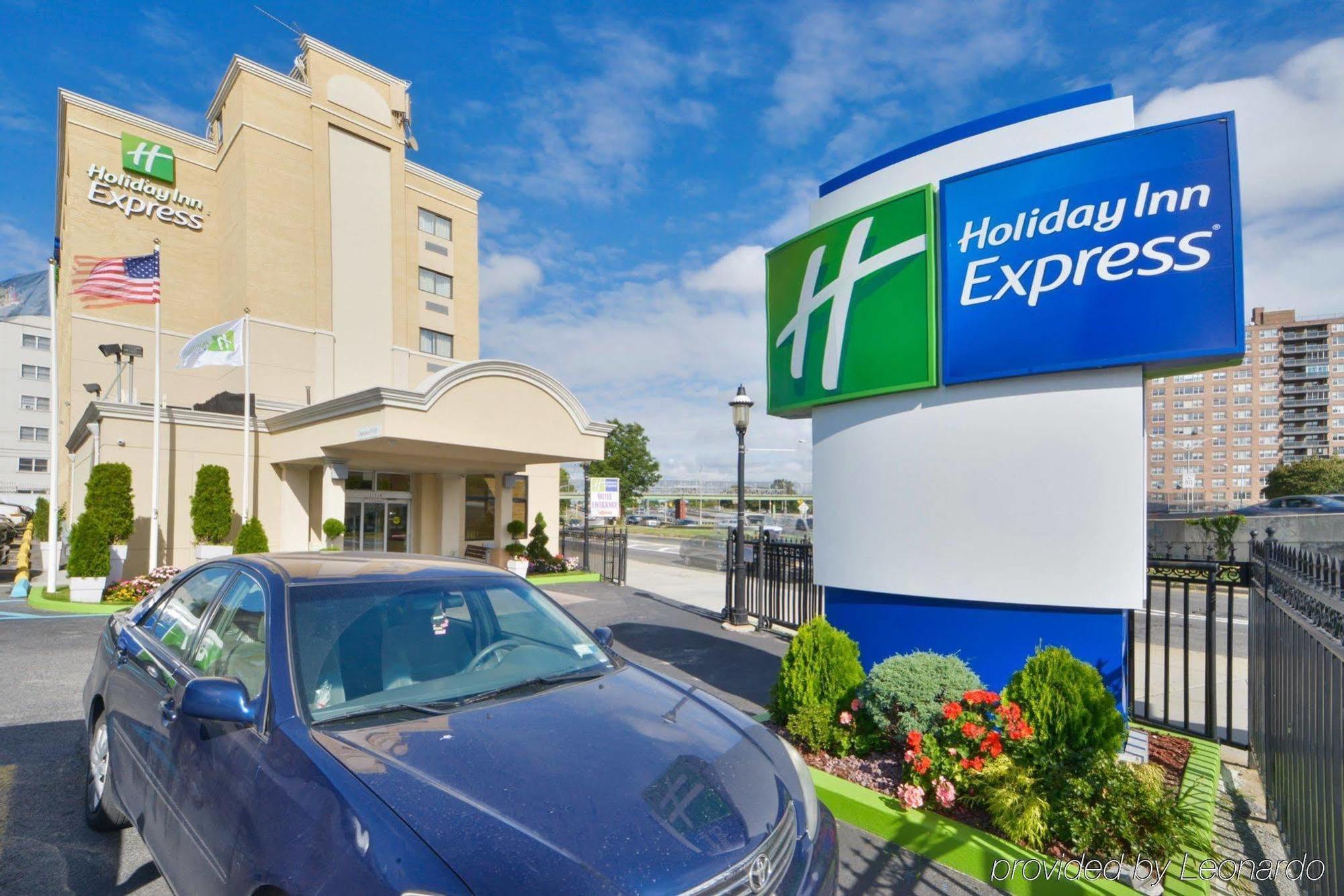 Holiday Inn Express Laguardia Airport, An Ihg Hotel New York Eksteriør billede